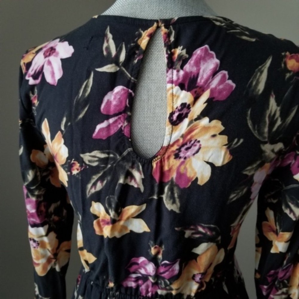 Kendall & Kylie floral cut out dress Medium - Picture 4 of 6